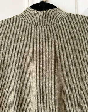 Anthropologie Maeve Bow-Back Twofer Oversized Top/Sweatshirt, Size XS thumbnail 8