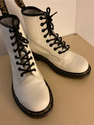 Dr. Martens women White Leather Lace-Up Combat Boots US 7 thumbnail 9