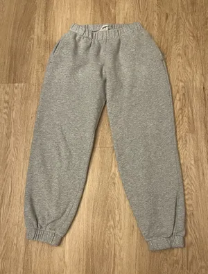 brandy melville sweatpants  thumbnail 1