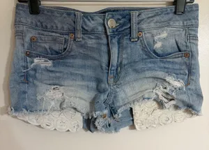 American Eagle Stretch Distressed Lace Trim Denim Cut Off Shorts Low Rise Size 2 thumbnail 1