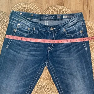 Women's MissMe 31 straight Blue Jeans with Wing Embroidery thumbnail 10