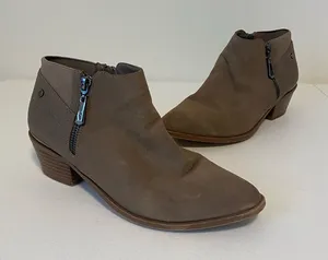 Vera Wang Simply Vera women’s tan brown faux‎ leather block heel ankle boots 7.5 thumbnail 1