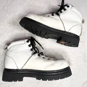 Vintage Y2K Lugz White Leather Combat Boots Women’s Size 8.5 thumbnail 1
