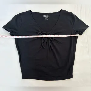 Hollister Co. Short Sleeve Keyhole Tie Cropped Tee - Black - S thumbnail 3