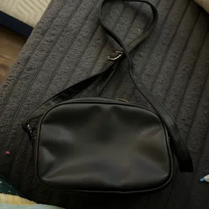crossbody purse Black thumbnail 3