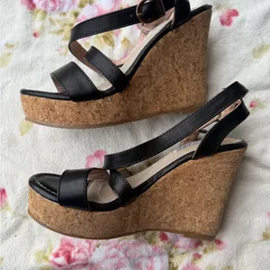 ✨3/$30✨KAYLEEN Black Cork Wedge Sandals, Black Straps Size 6 thumbnail 1