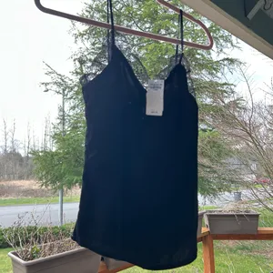 NWT Abercrombie & Fitch Black Velvet and Lace Tank Top thumbnail 2