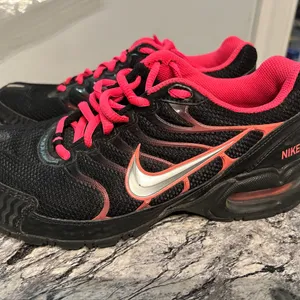 Nike Women's Black and Pink Athletic Shoes thumbnail 5