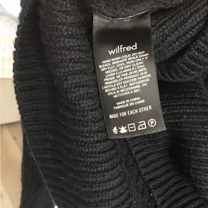 Wilfred Free‎ Womens Crew Neck Long Sleeves Cropped Sweater Black Wool Size M thumbnail 4