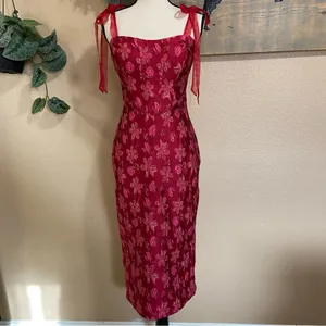 NWOT Lulus Lovely Darling Magenta Floral Jacquard Tie-Strap Midi Dress thumbnail 4