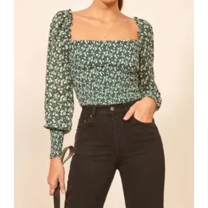 Reformation floral green ditsy print cropped smocked Pinto top size S thumbnail 3