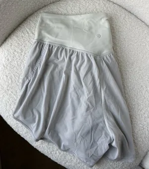 Lululemon Nulu and Mesh High-Rise Yoga Short 3.5" Bone, size 8 thumbnail 1