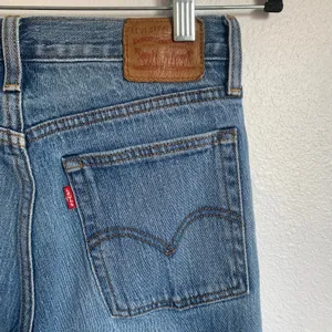 Levi's White Oak Cone Raw Hem Denim Jeans in‎ Medium Blue Wash Button Fly thumbnail 5