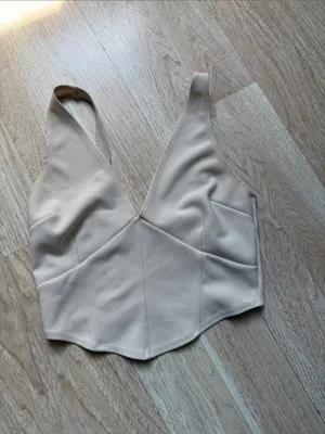 Abercrombie & Fitch Women’s Cream Crop Top Size Medium thumbnail 2