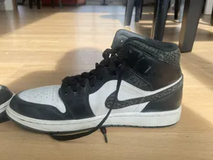 Jordan Nike  1s thumbnail 3