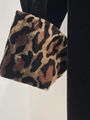 Cruella de Vil Costume thumbnail 5