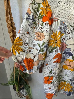 Jaase Floral Blouse Size Small with Lace Detail thumbnail 5