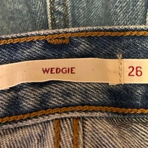 Levi's Premium Wedgie Blue Distressed High Waisted Straight Denim Jeans Size 26 thumbnail 5