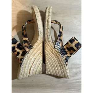 Vince Camuto Lavanda Leopard Wedge Sandals 9M Womens Animal Print Espadrille thumbnail 7