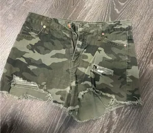 Camo jeans shorts Size 6 thumbnail 1
