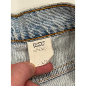 Vintage 1998 Levi's Denim Shorts Size 8 Light Wash High Waisted 550 Relaxed Fit thumbnail 2