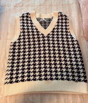 Hollister Sweater Vest thumbnail 1