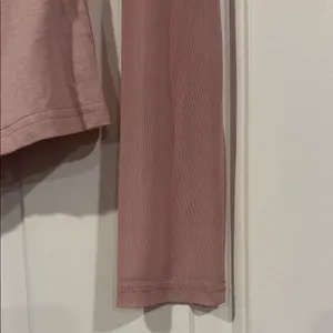 bebe Rose ruched front Pink Long Sleeve‎ Top medium NWT thumbnail 2