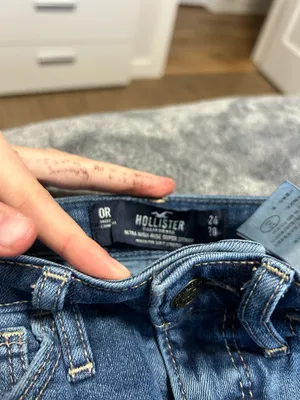 Skinny Jeans thumbnail 2
