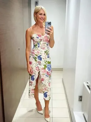 Reformation Kourtney Donna Dress size 8 thumbnail 5