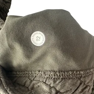 Lululemon Rippled V-Neck Pullover Dark Olive Green Size 12 Long Sleeve Top thumbnail 5