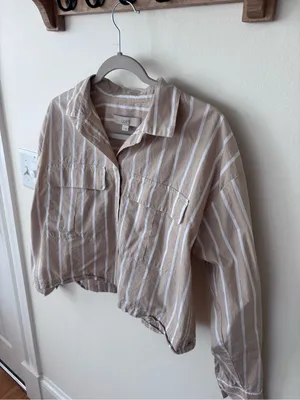 LOFT Cropped Button Down Cotton Blouse Size Small thumbnail 8
