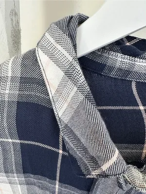 Sanctuary Women’s Navy & White Plaid Button-Up Roll Tab Shirt Size Large thumbnail 3
