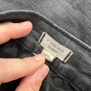 Madewell Skinny Jeans Women 28 Black Great 9 Inch High Rise Distressed Raw Hem thumbnail 3