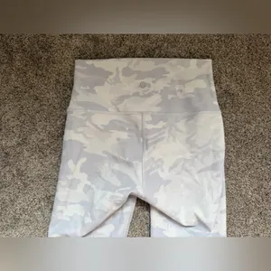 Lululemon Wunder Under Short 10" *Ribbed in Incognito Camo Jacquard White Size 4 thumbnail 16