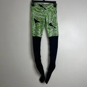 Alo Yoga XXS Green Tropical Print High Waisted Stirrup Leggings Black Stretch thumbnail 2