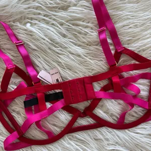 Victoria’s Secret Very Sexy Heartware Open-Cup Strappy Demi Bra Lipstick M-DD thumbnail 7