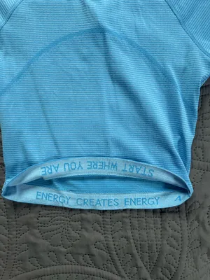 Lululemon cropped tee thumbnail 3