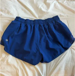 Lululemon Hotty Hot Shorts 2.5" Low-Rise thumbnail 2
