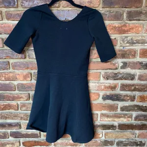 Hollister Black Knit Short Sleeve V-Neck A-Line Fit & Flare Mini Dress Size XS thumbnail 5