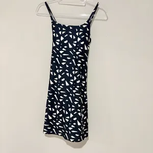 Sweaty Betty All‎ Round Workout Geometric Dress Navy and White size medium thumbnail 3
