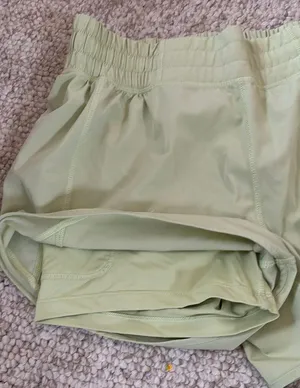 Light green running shorts Size XS thumbnail 3