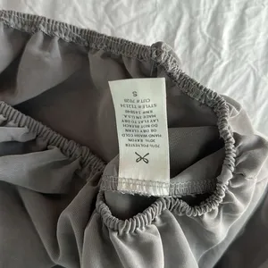 Everly Grey Off The‎ Shoulder Crop Top Sz S thumbnail 5