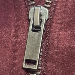 Old Navy Women’s Medium Burgundy Faux Suede Moto Biker Jacket Zip Cuffs thumbnail 5