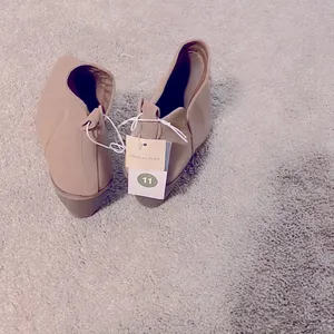 Universal thread tan booties faux suede pointed ties size 9.5 thumbnail 8