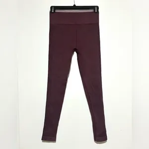 NWOT Vuori‎ Helix Seamless Legging in a burgundy color Small thumbnail 3