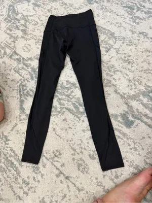 Lululemon Black Mesh Detail Leggings 29” Inseam Size 6 thumbnail 2