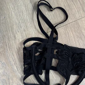 Victoria's Secret Black Lace Unlined Bra thumbnail 7
