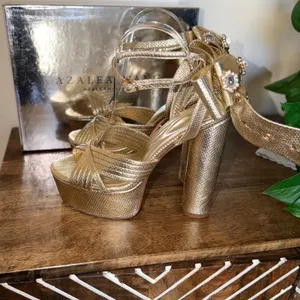 Azalea Wang Gold Platform Heels Rhinestone Bow Sandal Women 8.5 Barbiecore Party thumbnail 6