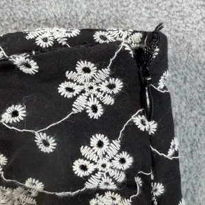 EDIT Jason Wu Women's Size 2 Black White Eyelet Embroidered Floral Cotton Shorts thumbnail 2