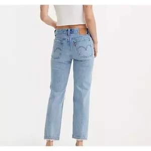Levi's Premium WEDGIE STRAIGHT FIT WOMEN'S JEANS 30x30 LIght Wash Probably Ok thumbnail 3